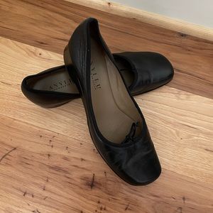 Anyi Lu size 41 black business flat shoe